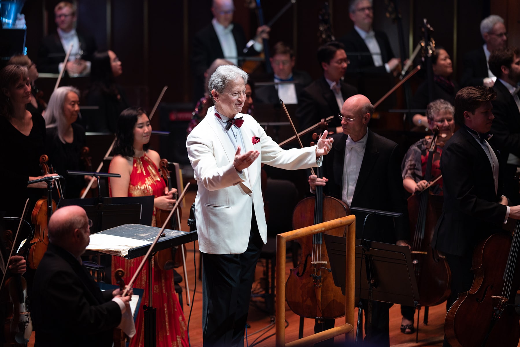 Conductor, Jack Everly, bowing to the audience